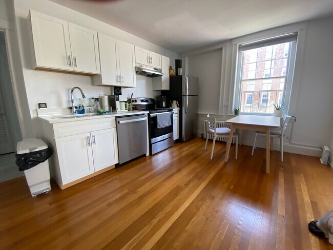 Foto del edificio - 50 Englewood Ave
