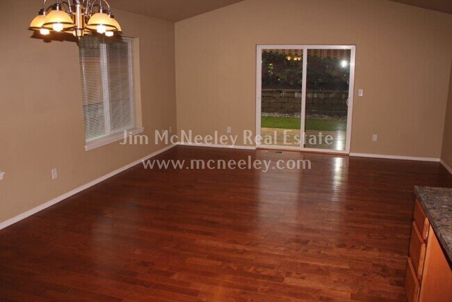 Foto del edificio - 3 br, 2 bath House - 2236 SE Salal Loop