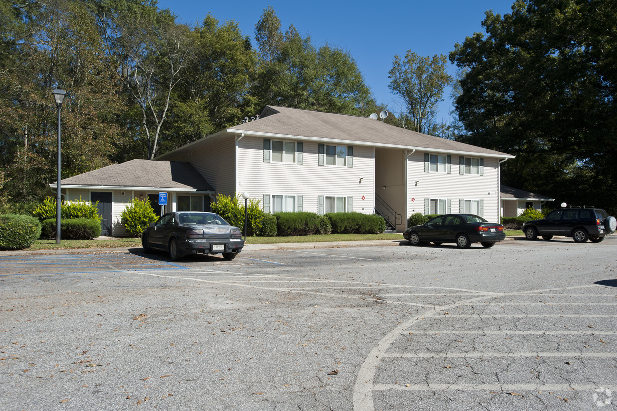 Building Photo - Heritage Heights