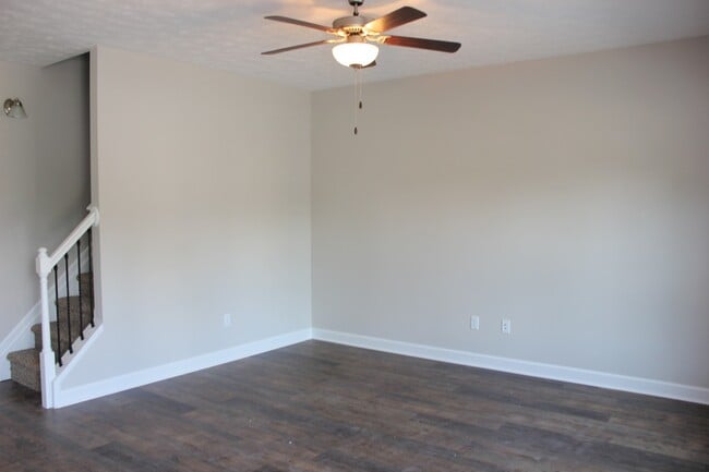 Building Photo - 163 Cedar Point Ln