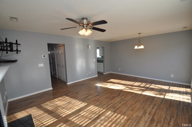 Building Photo - 202 Thorncrest Dr