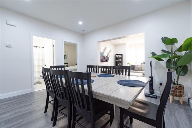 Building Photo - 49 Hollis St