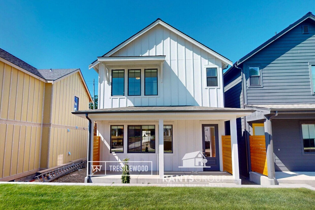 Foto principal - Brand New! Modern Home in Trestlewood – Wh...