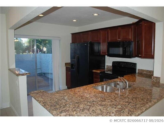 Foto del edificio - 6557 NW 99th Ave