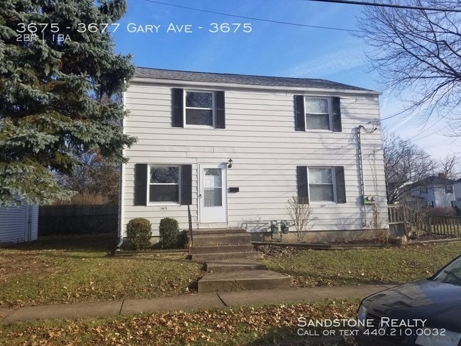 Building Photo - 2 bedroom With 2 car Garage