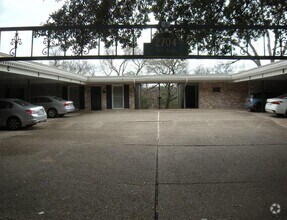 Building Photo - 2704 San Pedro St