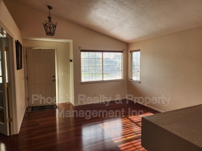 Building Photo - 370 Harvest Point Dr
