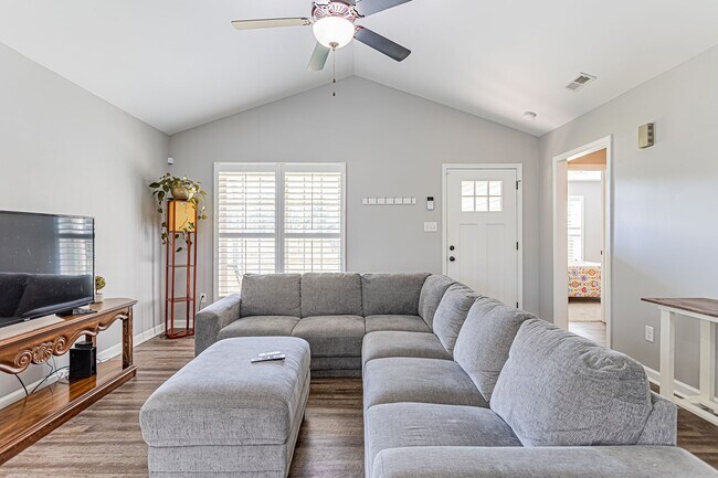 Building Photo - Ranch Home in Spartanburg!