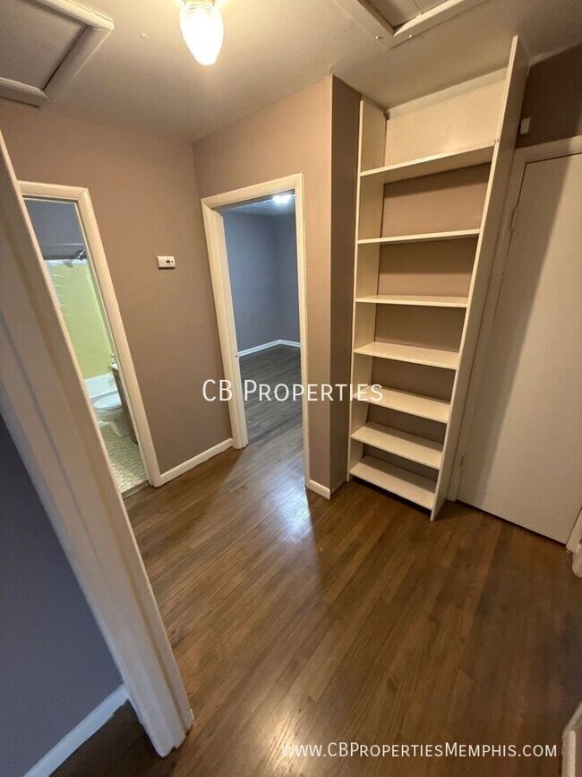 Foto del edificio - 4493 Westmont Rd
