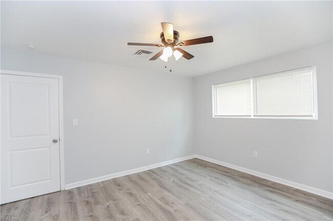 Foto del edificio - Beautifully renovated two bedroom home in ...