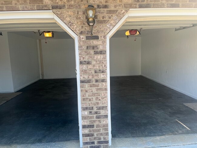 Building Photo - 4227 Quail Dr NW