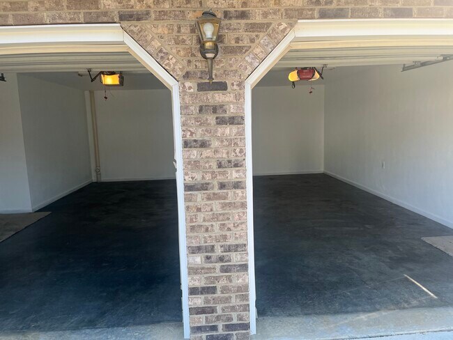 Foto del edificio - 4227 Quail Dr NW