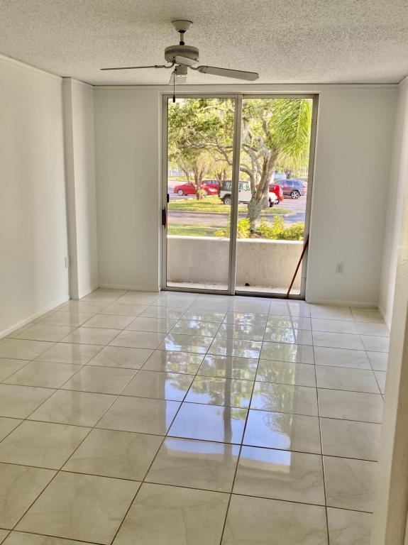 Foto del edificio - 2333 Feather Sound Dr