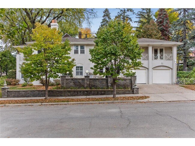 Foto del edificio - 3721 Upton Ave S