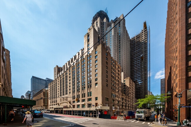 Primary Photo - Waldorf Towers