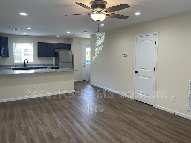 Foto del edificio - 914 Warrior Hill Dr