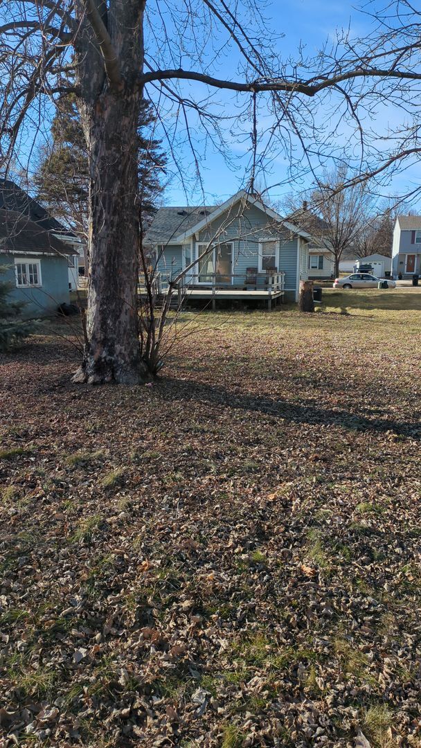 Foto del edificio - Cute 1 bed 1 bath house with large deck available now