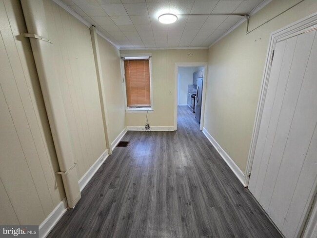 Building Photo - 330 Moss St