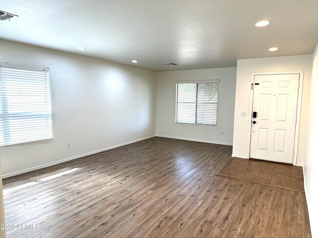 Building Photo - 1289 Clifton Ave