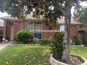 Building Photo - 1321 W Branch Hollow Dr