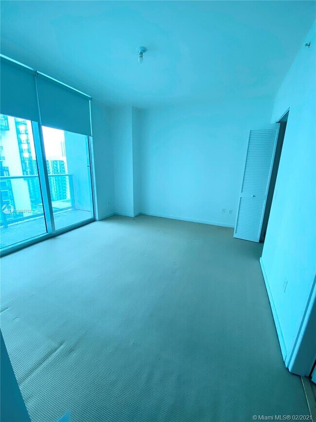 Building Photo - 300 S Biscayne Blvd