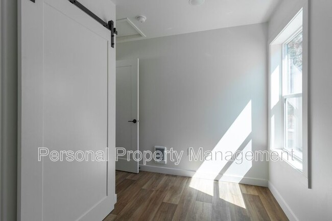 Foto del edificio - 8005 NE 32nd St