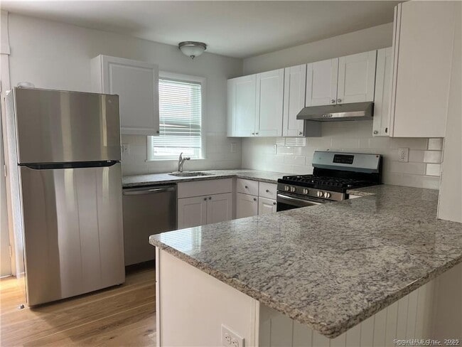 Building Photo - 144 Rakoczy Ave