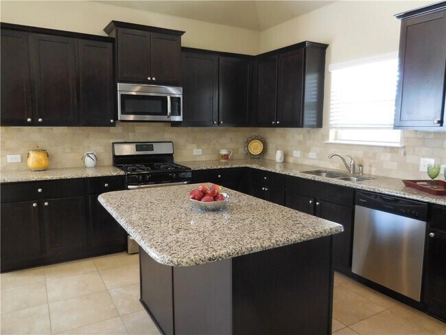 Foto del edificio - 609 Carly Ann Ln