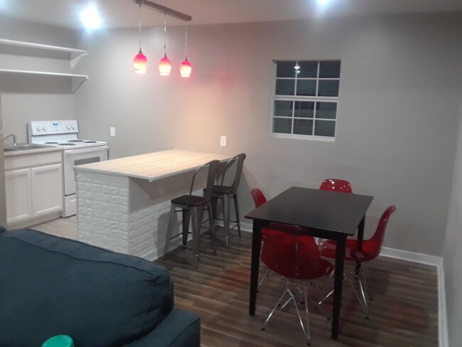 Foto del edificio - 604 1/2 W King Ave