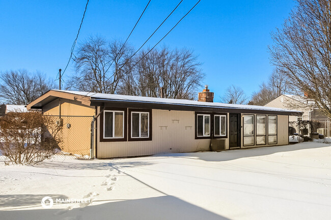 Building Photo - 5292 Conklin Dr