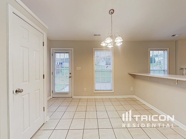 Building Photo - 205 Brookstone Dr