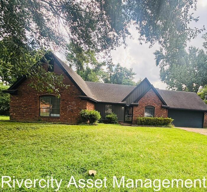 charming three-bedroom, two-full-bath resi... - charming three-bedroom, two-full-bath resi...