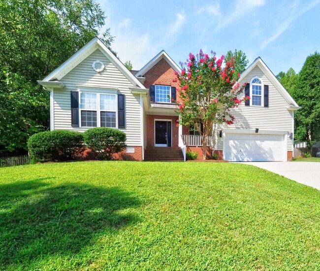 Building Photo - 425 New Parkside Dr