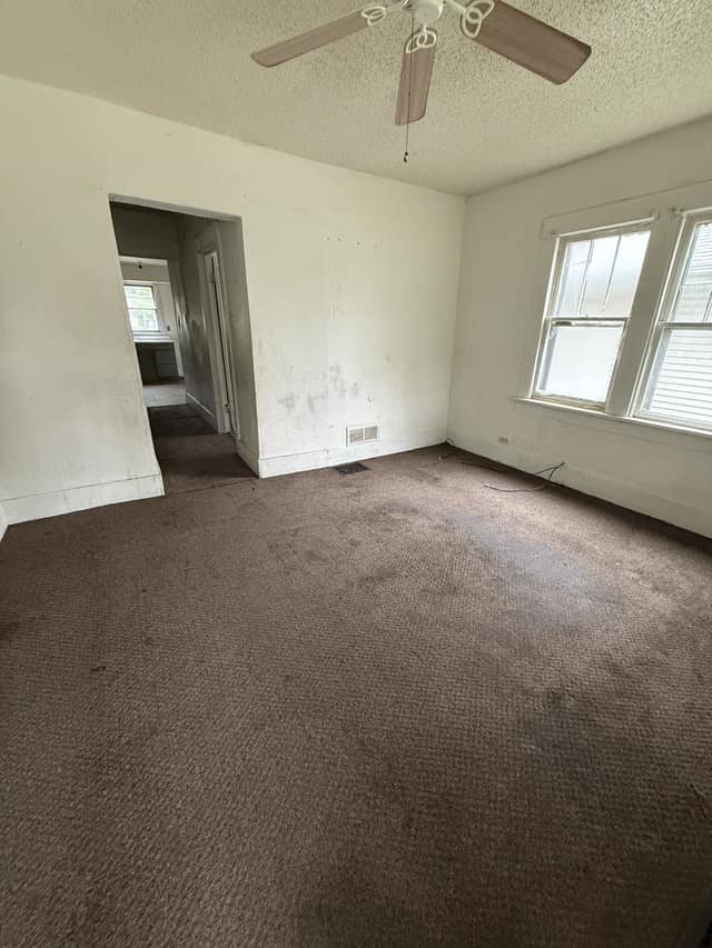 Foto del edificio - 1303 E Whitmer St