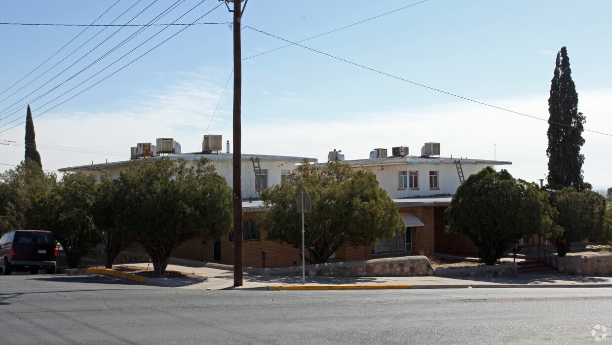 1418 N Stanton St, El Paso, TX 79902 Apartments in El Paso, TX