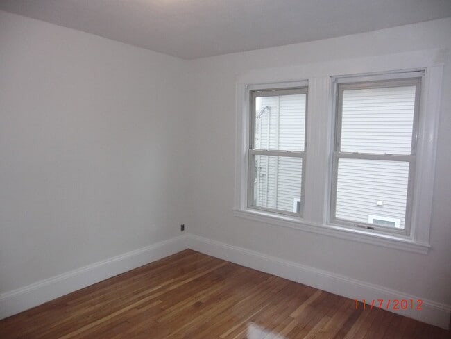 Building Photo - 67 Marion St