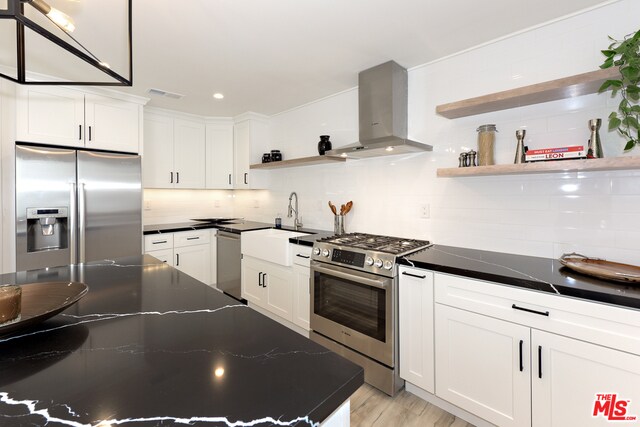 Foto del edificio - 4339 Radford Ave