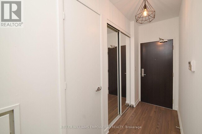 Photo du bâtiment - 165 Legion Rd N