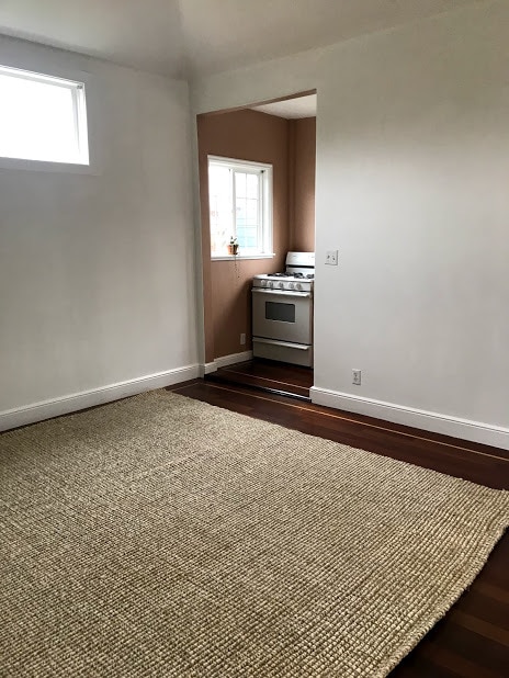 Living room - 1420 47th Ave