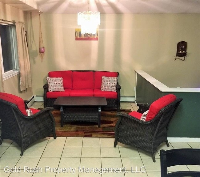 Building Photo - 1795 Christine Dr