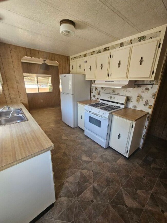 Foto del edificio - 571 Clover Dr