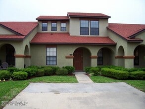 Building Photo - 616 Briar Way Ln