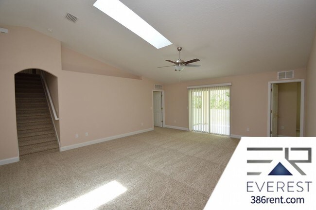 Foto del edificio - 38 Richmond Dr