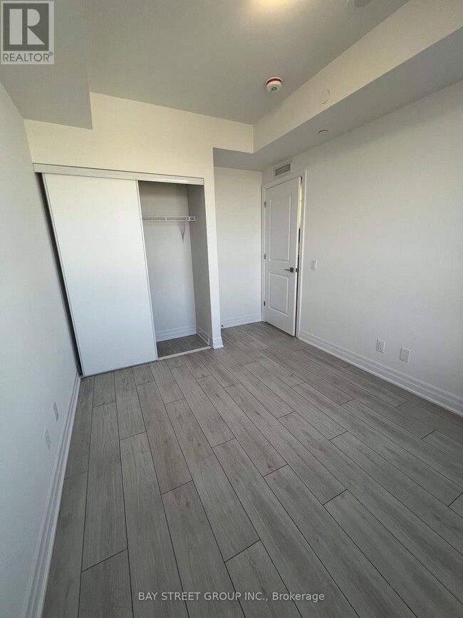 Building Photo - 30 Elm Dr W