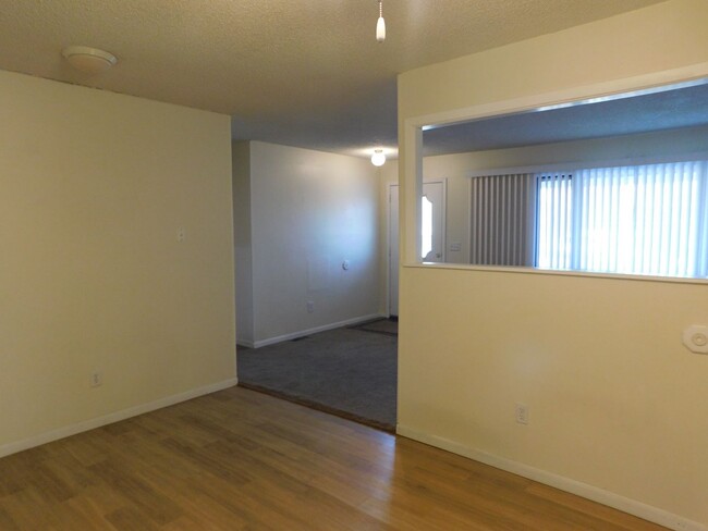 Building Photo - 3 Bedroom, 2 Bathroom Circle School Distri...