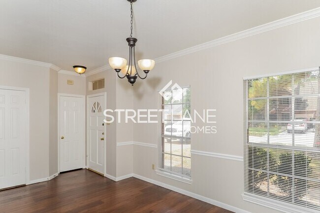 Building Photo - JUST REDUCED-Spacious 4 bedroom home in Ho...