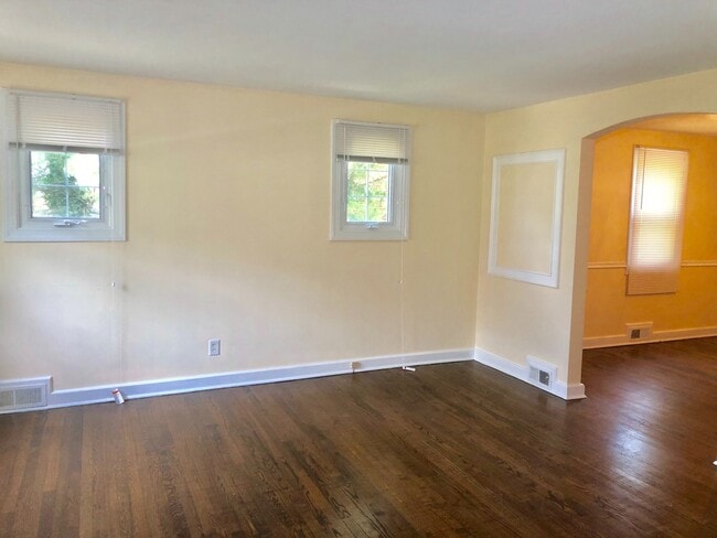 Foto del edificio - Charming 3 Bedroom/2 Bathroom Duplex in West Hills, MD!