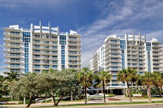 Building Photo - 2831 N Ocean Blvd