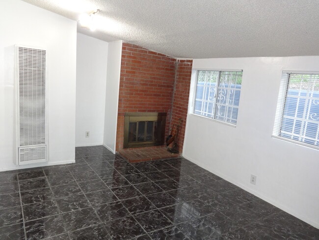 Sala de estar - 3801 Ramboz Dr
