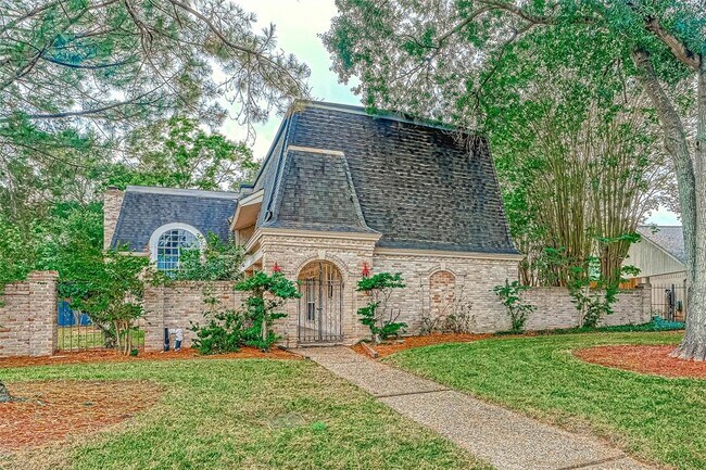 Foto del edificio - 15915 Foxgate Rd